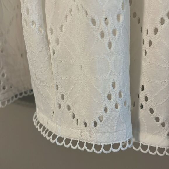 BCBGeneration White Eyelet Mini Skirt New w/out tags Size Large - Picture 4 of 13